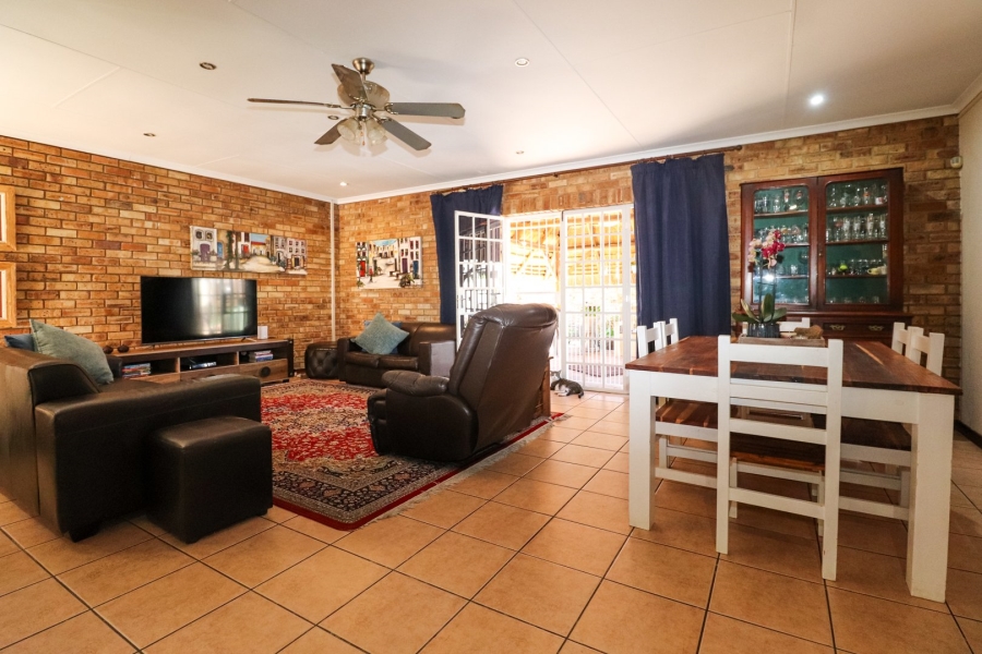 3 Bedroom Property for Sale in Flimieda North West